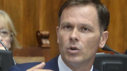 МАЛИ О НАПАДУ НА КУЋУ МИЛОША ВУЧЕВИЋА: Згрожен сам деловањем блокадера
