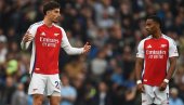 ARSENAL VIŠE NIJE SIGURAN ZA MESTO U LIGI ŠAMPIONA: Liverpul je već šampion, ali to nije olakšica tobdžijama nego dodatni motiv za crvene