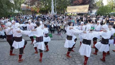 НЕГУЈУ СРПСКУ БАШТИНУ: У Краљеву одржана девета Смотра народног стваралаштва