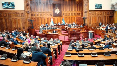NA DNEVNOM REDU 46 TAČAKA: Počela vanredna sednica Skupštine Srbije (VIDEO)