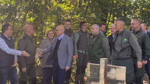 ZAŠTITA PRIRODE JE VID PATRIOTIZMA Premijer Vučević: Važno da proširimo površine za pošumljavanje, cilj dve hiljade hektara (FOTO)