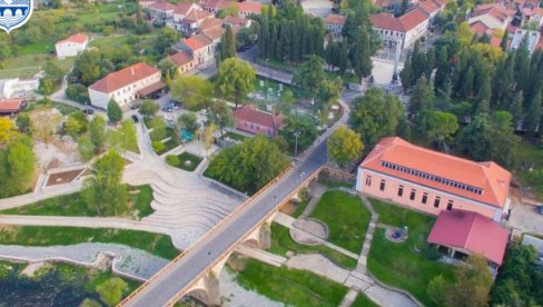 NIČE BELEG ĆIRILICI U DANILOVGRADU: Biće visok četiri metra i urađen od ovdašnjeg mermera i metala (FOTO)