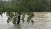 HAOTIČNO U HRVATSKOJ: Izlila se reka Sava, strahuje se da će situacija biti još gora