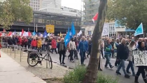 HILJADE LJUDI OKUPIRALO ULICE BERLINA: Ovo je razlog njihovog nezadovoljstva (VIDEO)