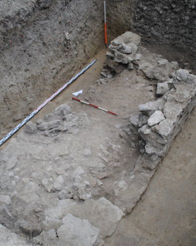 ВЕЛИКО АРХЕОЛОШКО ОТКРИЋЕ У КИНИ: Пронађено више од 30 гробница старих око 3.000 година и драгоцени предмети