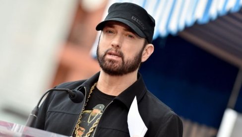 EMINEM POSTAJE DEDA! Ćerka mu saopštila vesti na neobičan način (VIDEO)