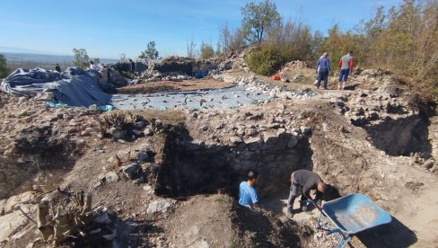 PETRUS OTKRIO SVE ZIDOVE DVORANE: Paraćinski Zavičajni muzej započeo sistematska istraživanja najvećeg brdskog utvrđenja