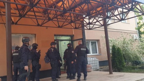 MALTRETIRANJE SRBA U ZVEČANU: Tzv. kosovska policija uhapsila šesdeset četvorogodišnjeg Srbina