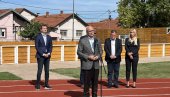 VUČEVIĆ U PARAĆINU: Premijer obišao rekonstruisanu Osnovnu školu Radoje Domanović (VIDEO)