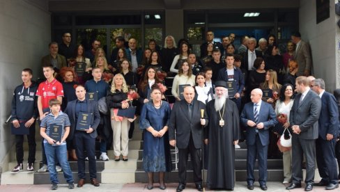 DODELJENE OKTOBARSKE NAGRADE: Održana svečana sednica u Skupštini grada Jagodine