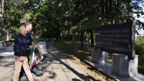 POVODOM DANA OSLOBOĐENJA OD FAŠIZMA: U Jagodini položeni venci