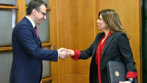 PETKOVIĆ SA ŠEFICOM MISIJE UN NA KIM: O političko-bezbednsnoj situaciji na KiM PETKOVIĆ SA ŠEFICOM MISIJE UN NA KIM: O političko-bezbednsnoj situaciji na KiM