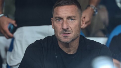 CEO RIM NA NOGAMA! Frančesko Toti se vraća u Romu?!