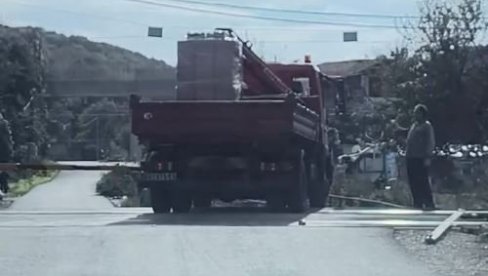 OVO PREVAZILAZI ZDRAV RAZUM: Snimak bahatog kamiondžije iz Rakovice razljutio mnoge, komentari se samo nižu (VIDEO)