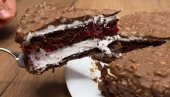 NE PEČE SE I SPREMA OČAS POSLA: Ovo je najbolja čoko-malina torta koju ćete jesti (VIDEO)