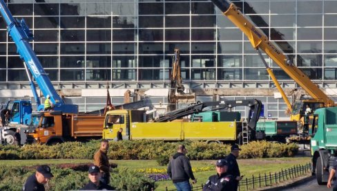 НОВОСТИ САЗНАЈУ: У току масовни покушај државног удара од стране тужилаца по налогу Европљана! Ухапсили Томислава Момировића