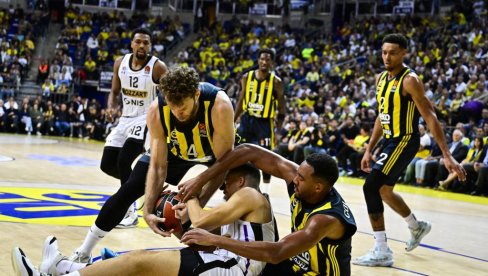 PRENOS, FENERBAHČE - PARTIZAN: Katastrofa crno-belih!
