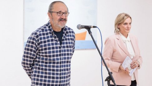 ИЗЛОЖБА У ТРЕБИЊУ: Иронична рефлексија ИЗЛОЖБА У ТРЕБИЊУ: Иронична рефлексија