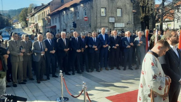 СЕЋАЊЕ НА НЕВЕСИЊСКЕ ЈУНАКЕ: Централно обележавање Митровдана, славе БОРС, одржано у Херцеговини