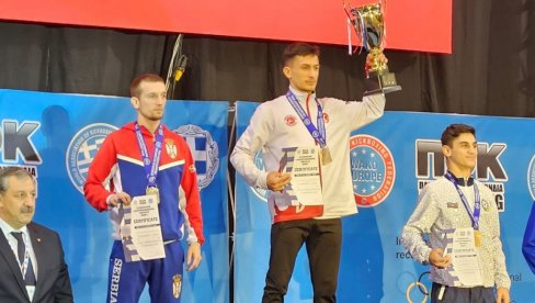 VELIKI USPEH NA EVOPSKOM PRVENSTVU: Kik-bokseri Srbije osvojili 18 medalja u Atini