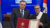 DODIK ODLIKOVAO SRĐU TRIFKOVIĆA: Profesor saopštio sjajne vesti za srpski narod (VIDEO)