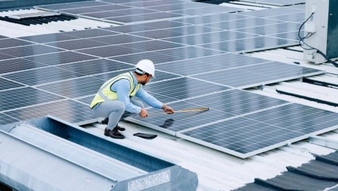EVO ŠTA SVE TREBA DA ZNATE O SOLARNIM PANELIMA: Više faktora utiče na cenu ugradnje EVO ŠTA SVE TREBA DA ZNATE O SOLARNIM PANELIMA: Više faktora utiče na cenu ugradnje