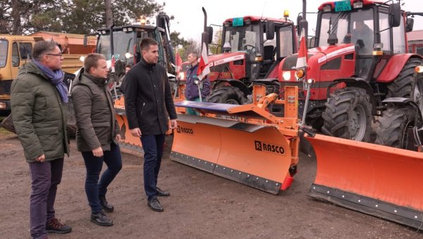 ЗИМСКА СЛУЖБА СОМБОРА У ПРИПРАВНОСТИ: Обезбеђено довољно соли и ремонтоване машине