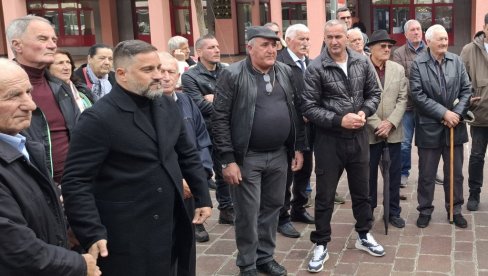 DRŽAVA MORA DA STANE IZA BORACA: Protest na Rimskom trgu u Podgorici