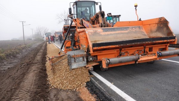 ОБНОВА ПУТА У ТЕЛЕЧКОЈ УЛАЗИ У ЗАВРШНИЦУ: Засијаће саобраћајница која спаја Сомбор и Бачку Тополу