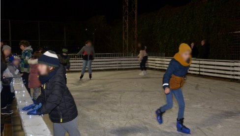 ZABAVA NA LEDU: U Velikom Gradištu i ove godine postavljaju klizalište