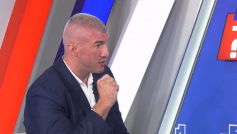 SKANDAL U KLINIČKOM CENTRU SRBIJE: Medicinsko osoblje dalo Bačulovu mobilni telefon da koordinira napade ispred Skupštine!