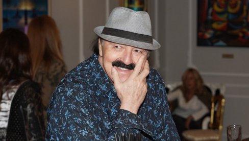 IMA NOVU DEVOJKU: Haris u vezi sa 20 leta mlađom! I da - ozbiljno je