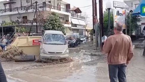 NEVREME NALIK URAGANU POGODILO GRČKU: Orkanska oluja rušila sve pred sobom - Solun u mraku (VIDEO)