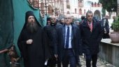 VUČEVIĆ POSETIO HILANDAR: Država Srbija pomaže obnovu manastira (FOTO)