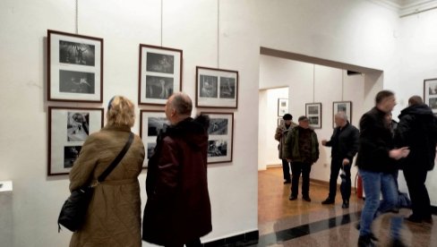 ЖИВИ СЕЋАЊЕ НА ЗОРАНА ПУРГЕРА: У Параћину отворена 4. меморијална изложба (ФОТО)