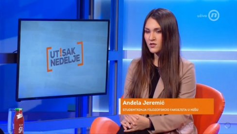 ANĐELA JEREMIĆ DANAS GLUMI NEPOLITIČNU STUDENTKINJU: Prošle godine aplaudirala Srđanu Milivojeviću na protestu opozicije