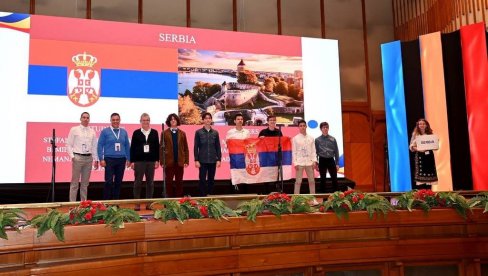 RAZVALILI U BUKUREŠTU - OSVOJILI ŠEST MEDALJA: Uspeh naših srednjoškolaca na svetskoj naučnoj olimpijadi (FOTO)