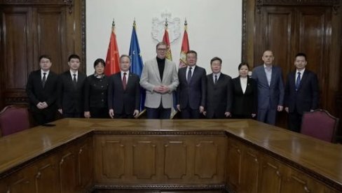 ИЗРАЗ ПРИЈАТЕЉСТВА И ПОВЕРЕЊА ИЗМЕЂУ НАШИХ ЗЕМАЉА: Вучић се састао са представницима Опште болнице Народне ослободилачке војске Кине ИЗРАЗ ПРИЈАТЕЉСТВА И ПОВЕРЕЊА ИЗМЕЂУ НАШИХ ЗЕМАЉА: Вучић се састао са представницима Опште болнице Народне ослободилачке војске Кине