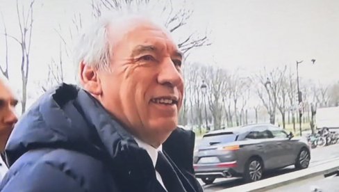 SOCIJALISTI SLEDEĆE MAKRONOVO UPORIŠTE: Danas glasanje o poverenju vladi u francuskoj skupštini, premijer Bajru izvesno odlazi