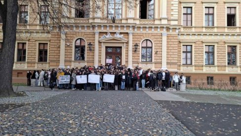 ПОСЛЕ УНИВЕРЗИТЕТА У НОВОМ ПАЗАРУ, ОБУСТАВЉА СЕ БЛОКАДА И У НОВОМ САДУ