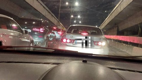 KOLAPS NA AUTOKOMANDI: Lančani sudar stvario ogromne gužve (FOTO)