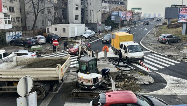 НОВИ СЕМАФОР ЗА БОЉИ ПРОТОК: Поставља се сигнализација на искључењу са Бранковог моста ка новоизграђеном кружном току