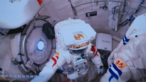 OVO JE NAJDUŽA ŠETNJA SVEMIROM U ISTORIJI: Kineski astronauti ostvarili novi svetski rekord (FOTO/VIDEO)