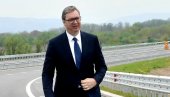 TI ĆEŠ DA ME GEPEKUJEŠ?! NEĆU DA POTPIŠEM: Vučić odgovorio Ponošu