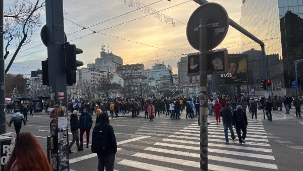 ЈЕДИНИ ЦИЉ РУШЕЊЕ ВУЧИЋА: Протести су искључиво средство опозиције и НВО за уништавање Србије