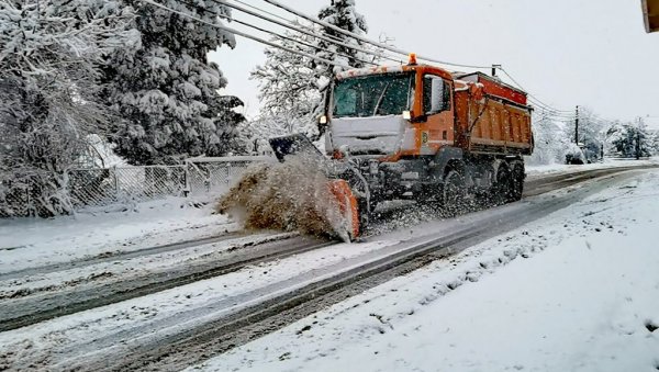 ПОЈАЧАН САОБРАЋАЈ, ПОСЕБНО КА ПЛАНИНАМА: На граничним прелазима нема задржавања