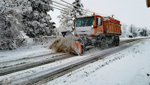 POJAČAN SAOBRAĆAJ, POSEBNO KA PLANINAMA: Na graničnim prelazima nema zadržavanja