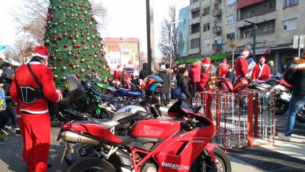 ХУМАНИ БАЈКЕРИ: Обрадовали децу и младе са посебним потребама