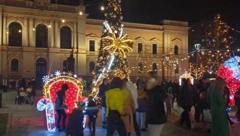 DOČEK NOVE GODINE NA KRAGUJEVAČKIM TRGOVIMA: Koncerti Jelene Karleuše i Generacije 5