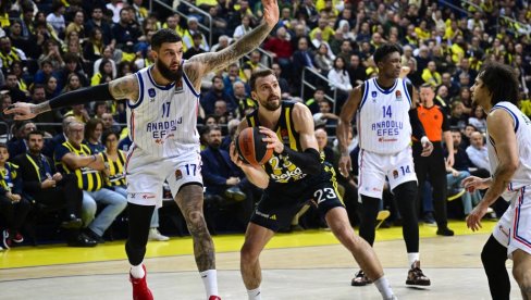 SRBIN DONEO POBEDU FENERBAHČEU: Odlični Marko Gudurić srušio Efes u Evroligi